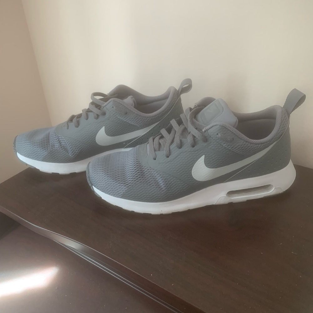 Nike Air Teva in gray